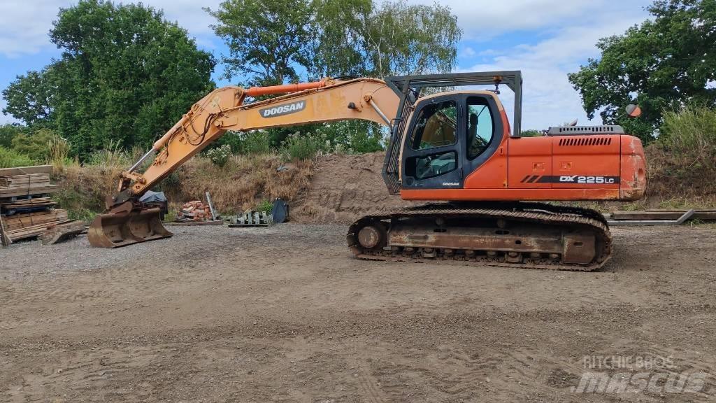 Doosan DX 225 LC Raupenbagger