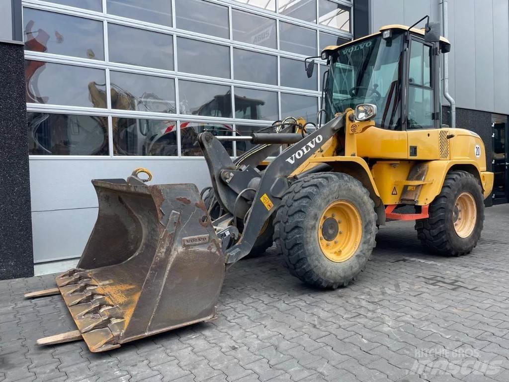 Volvo L30G Radlader