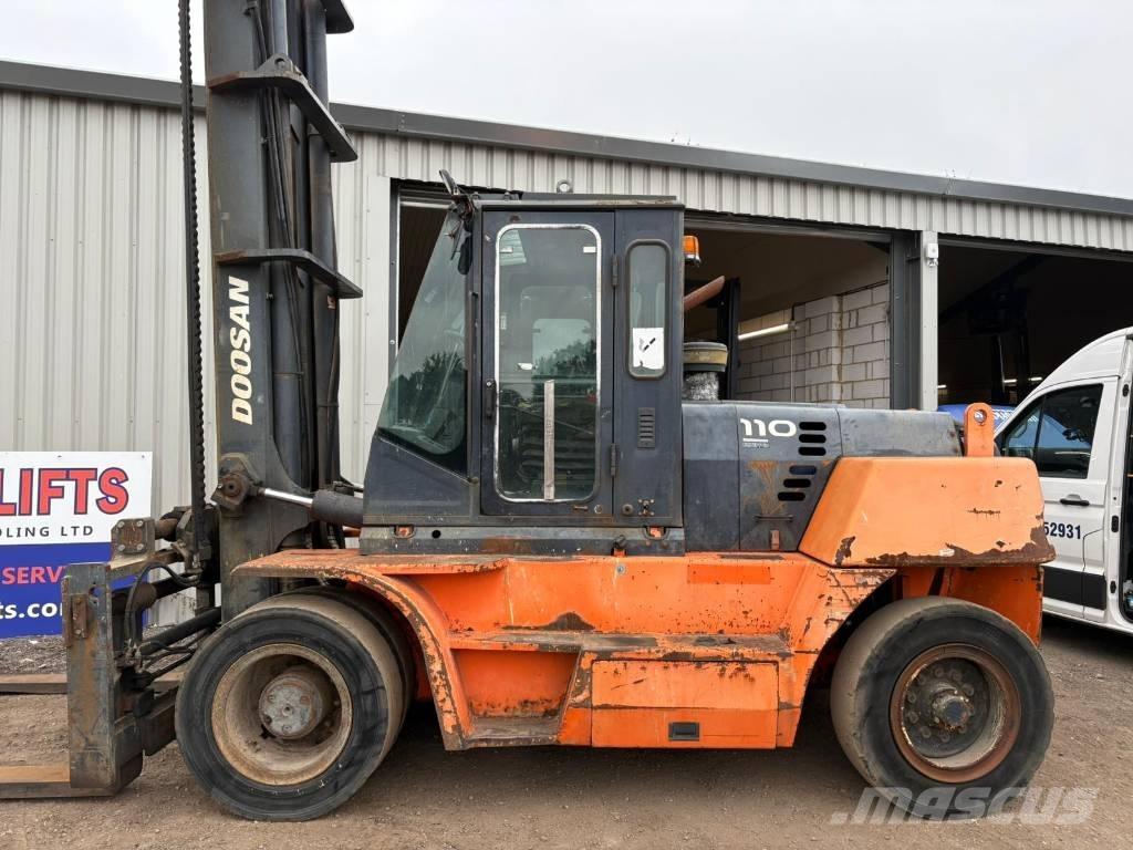 Doosan D 110 S-5 Diesel Stapler