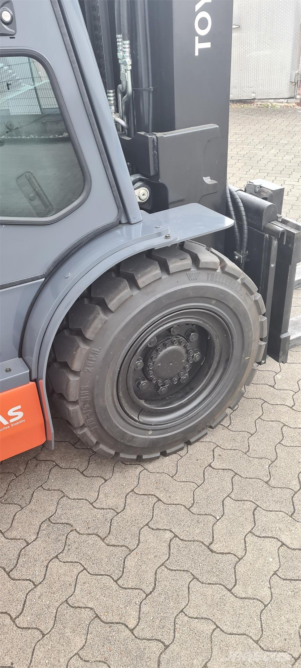 Toyota 40-8FD50N Diesel Stapler