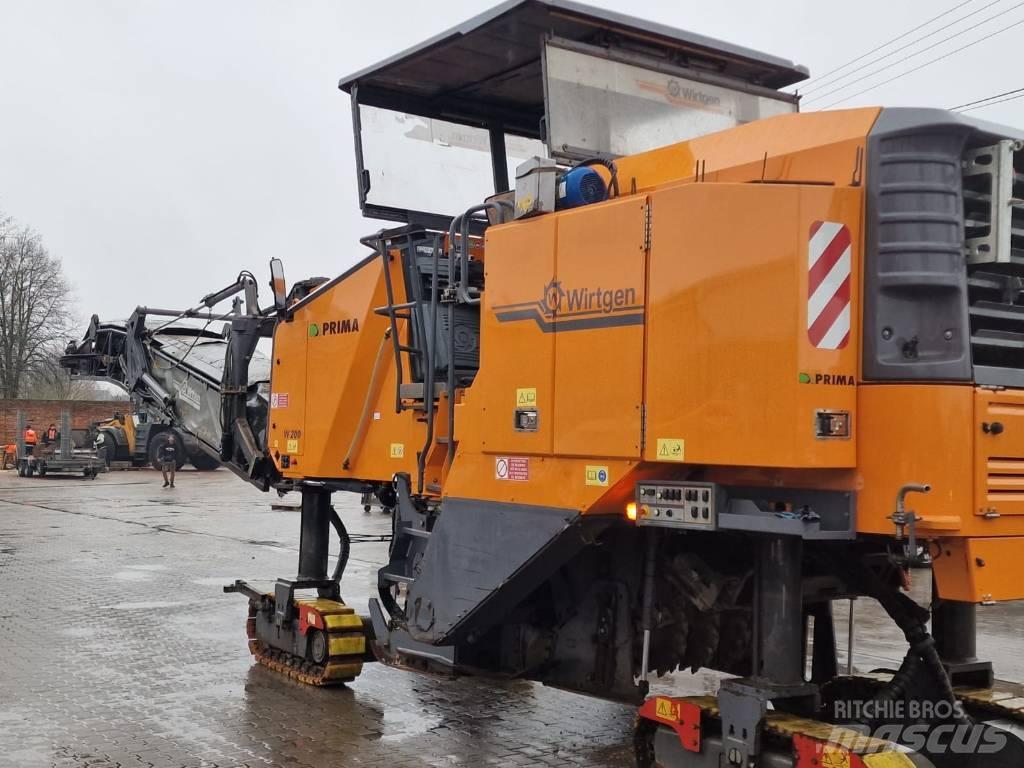 Wirtgen W 200 Asphaltfräsen