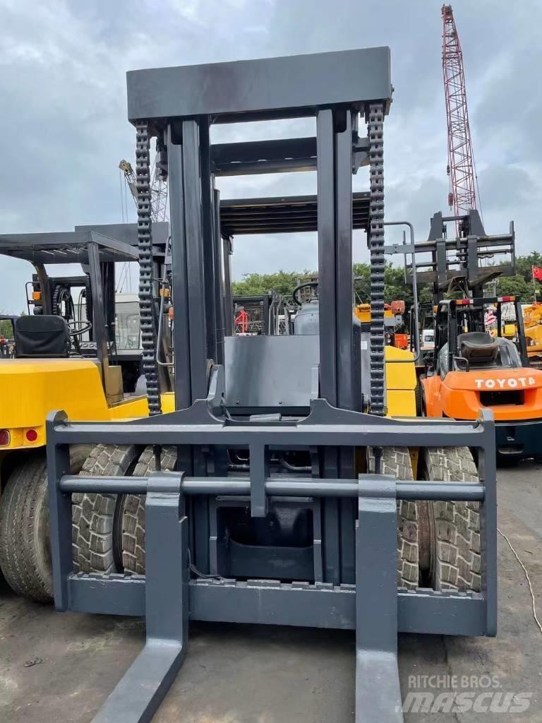 Komatsu 20 Ton Diesel Stapler