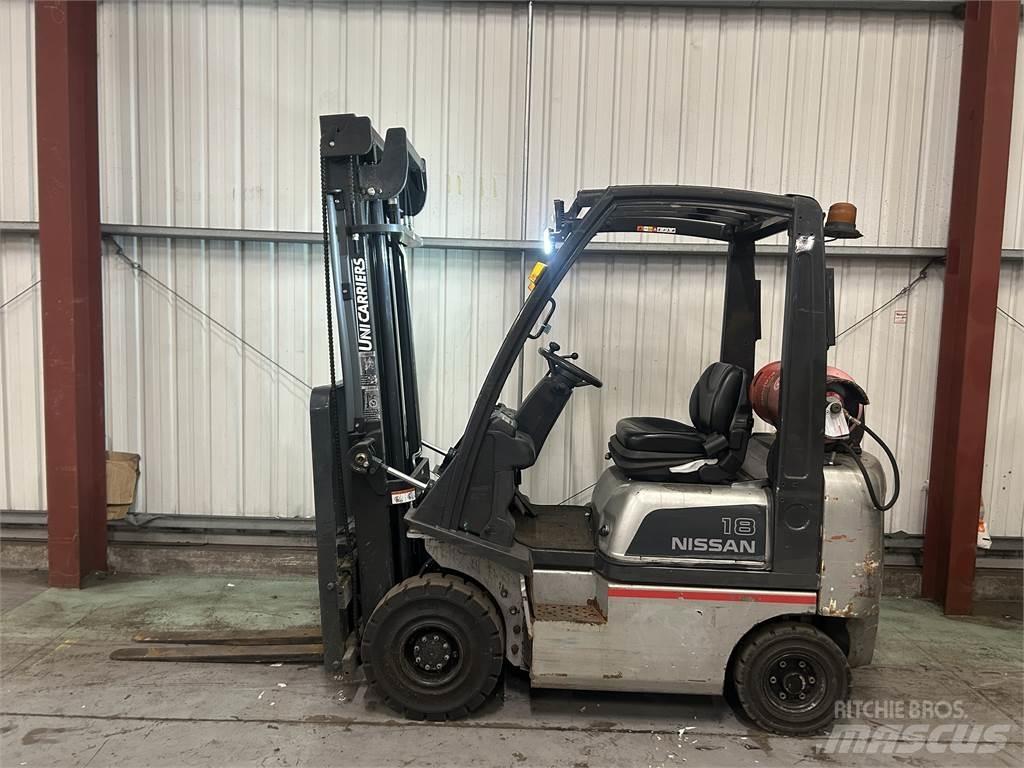 Nissan P1D1A18LQ Gas Stapler