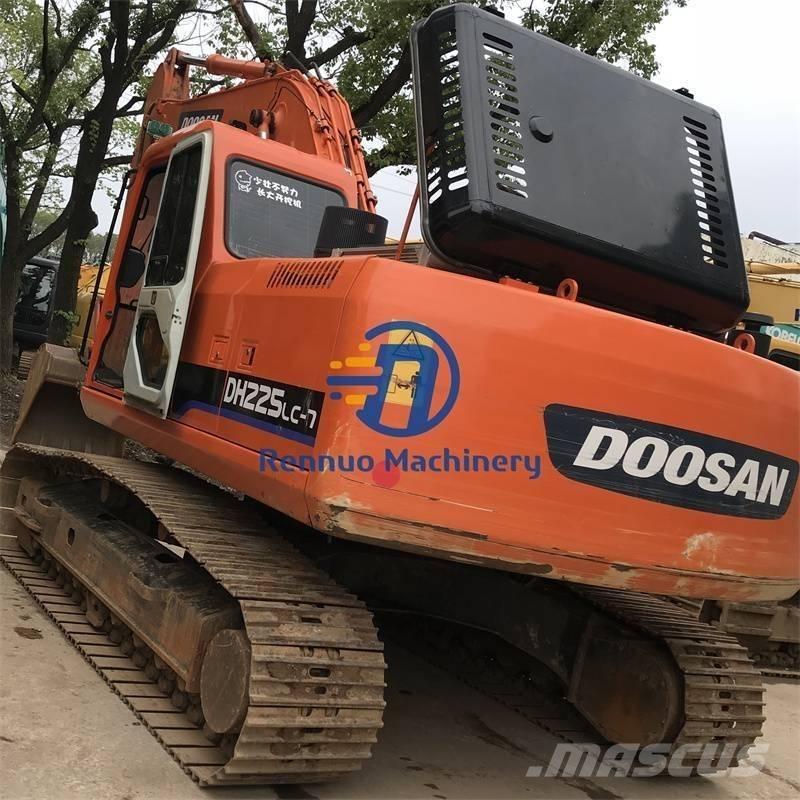 Doosan DH225LC-7 Raupenbagger