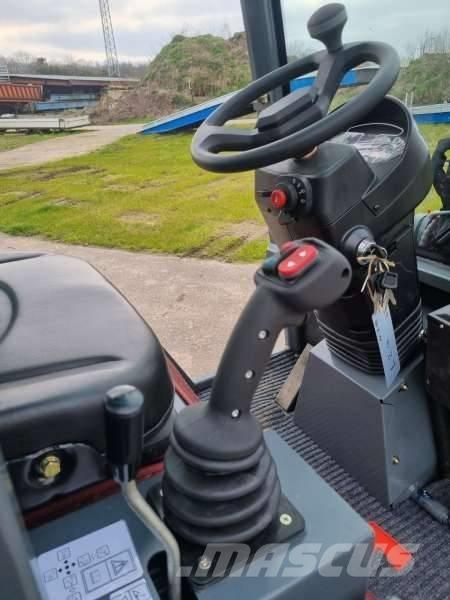 WCM L2316 und L2416 Hoflader