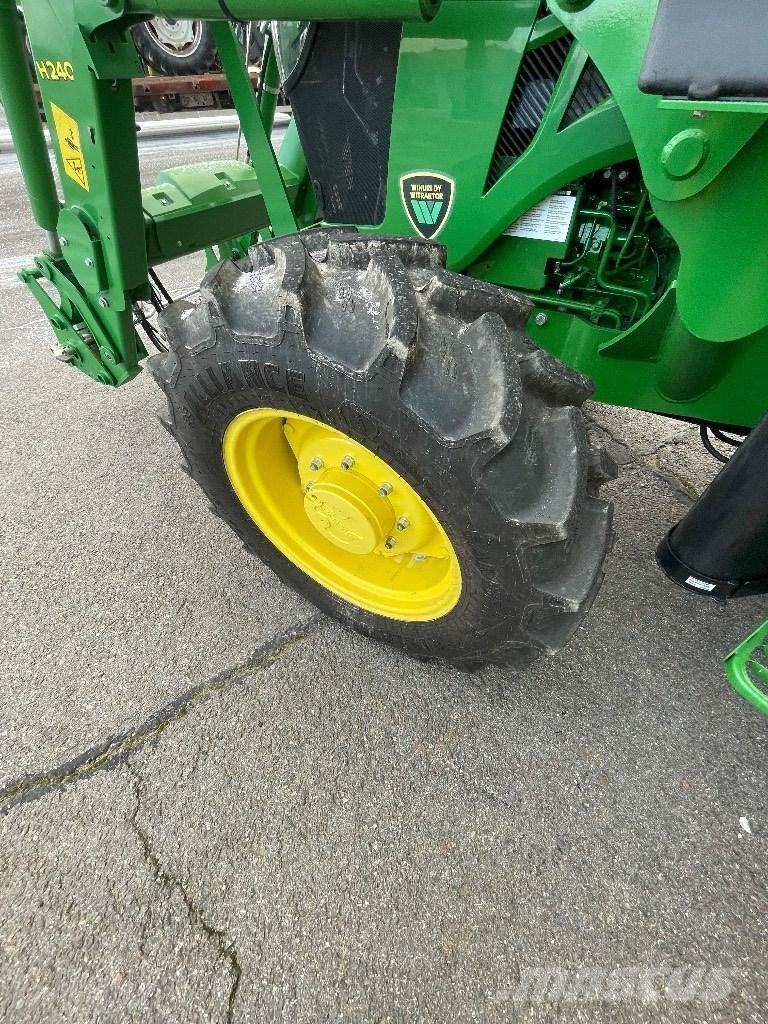 John Deere 5075 E Traktoren