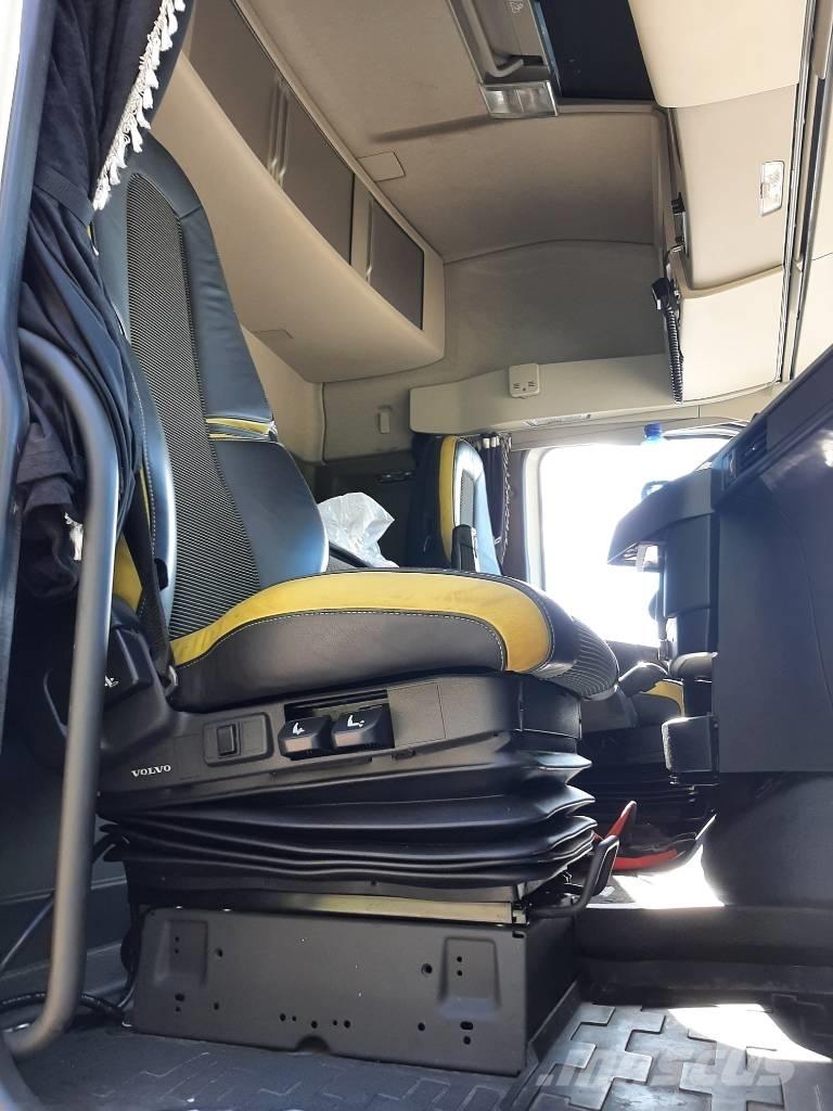 Volvo FH 16 Holzfahrzeuge