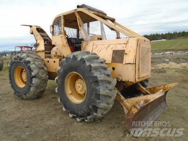 Clark 664B Stammholzschlepper