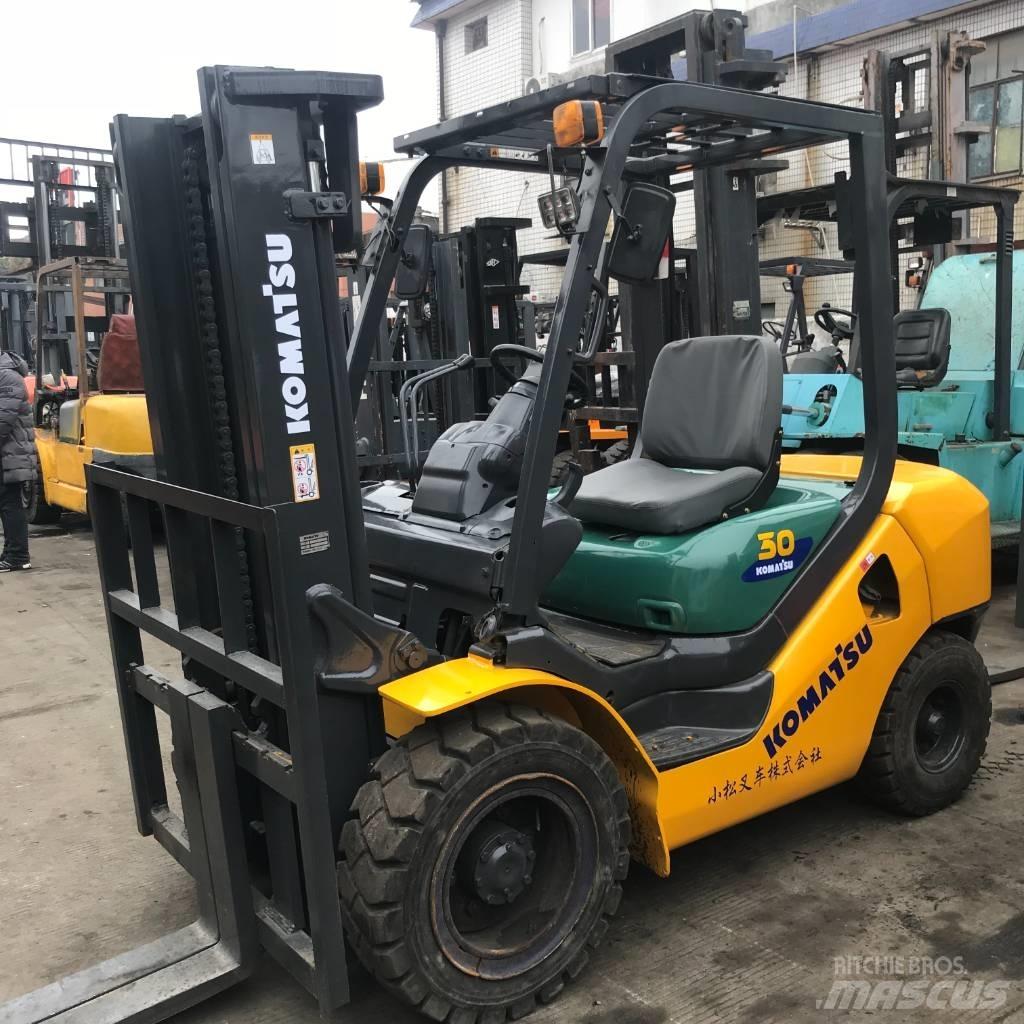 Komatsu 30 Diesel Stapler