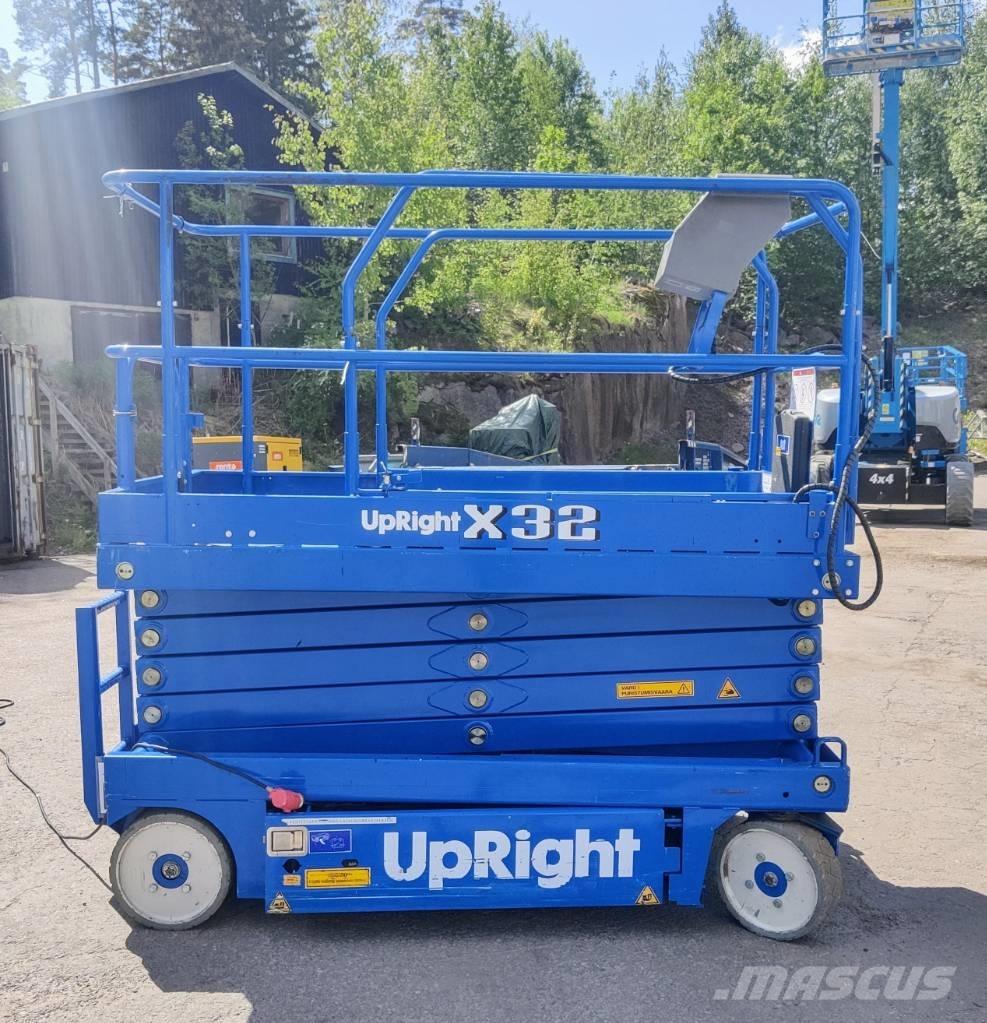 UpRight X32N Scheren-Arbeitsbühnen