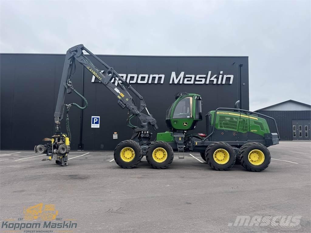 John Deere 1270G Harvester