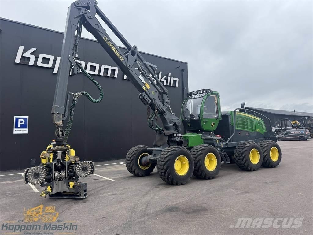John Deere 1270G Harvester