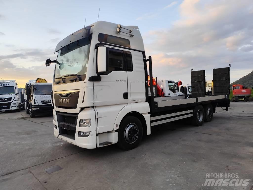 MAN TGX 26.440 Pritschenwagen mit Seilwinde