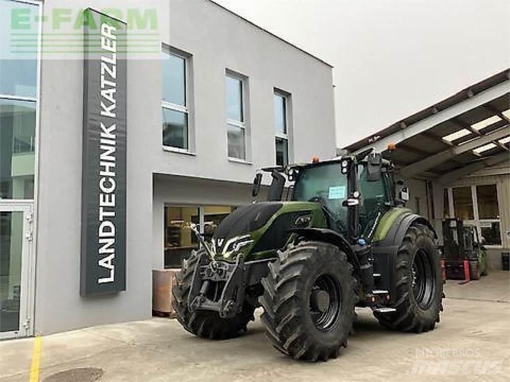 Valtra q305 Traktoren