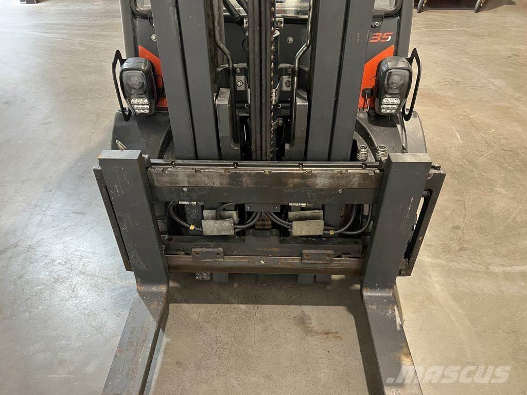Linde H35D-02 Diesel Stapler
