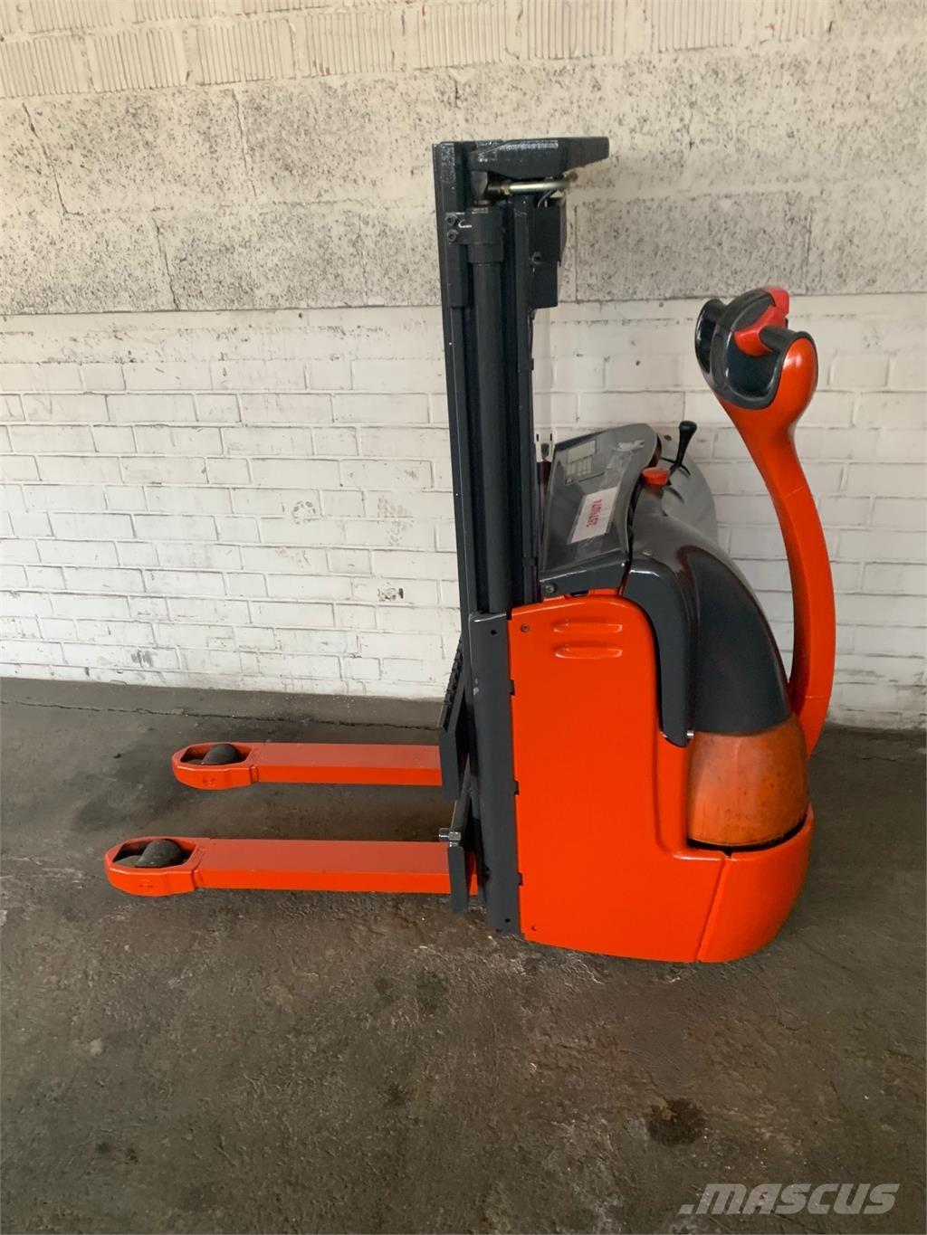 Linde L12 (379) Selbstfahrstapler