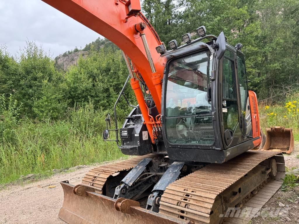 Hitachi ZX135USBL-6 Raupenbagger