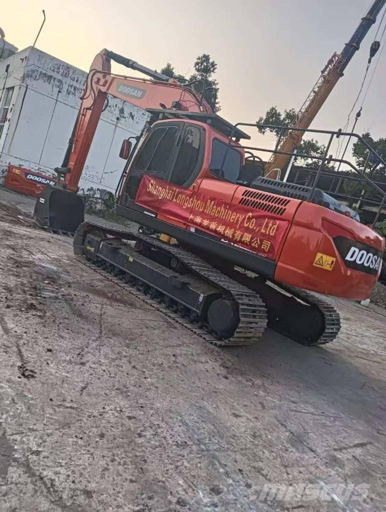 Doosan DX225LC-9C Raupenbagger
