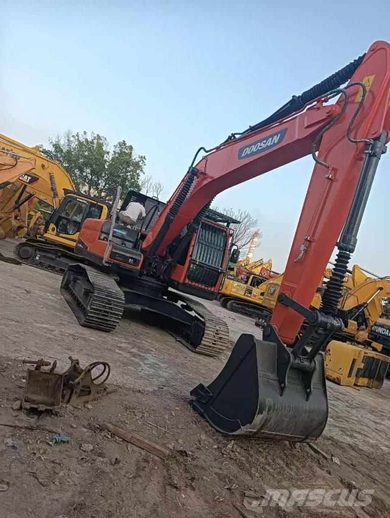 Doosan DX225LC-9C Raupenbagger