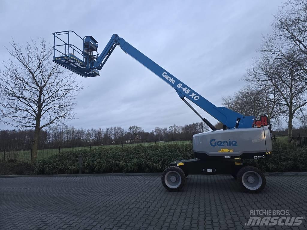Genie s-45 XC Teleskopbühnen