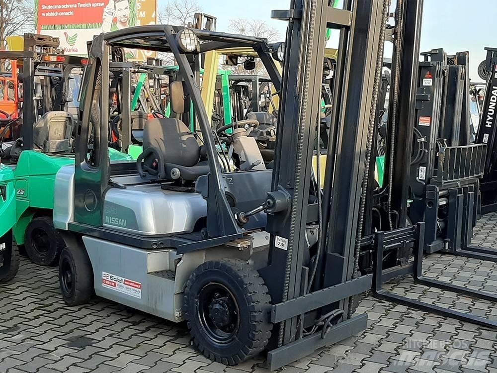 Nissan Y1D2A25Q Diesel Stapler