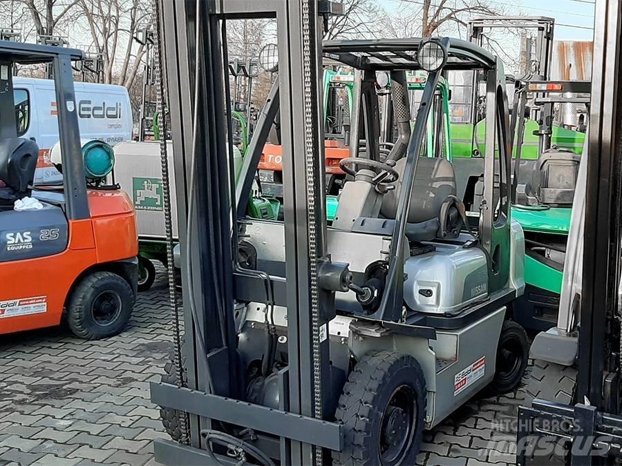 Nissan Y1D2A25Q Diesel Stapler