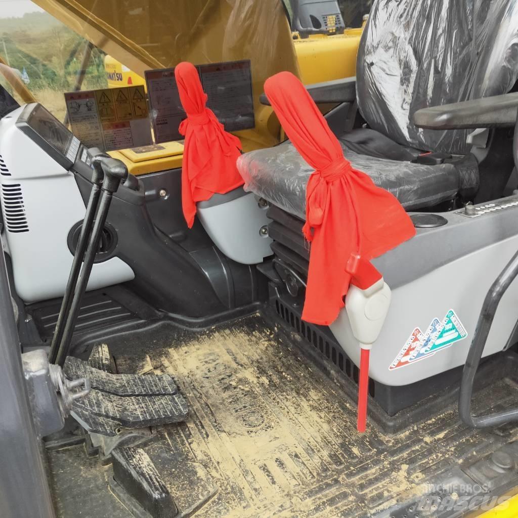 Komatsu PC200-8 Raupenbagger