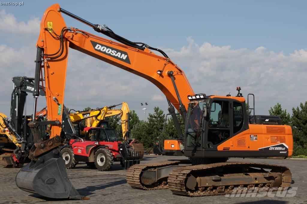 Doosan DX 225 LC-7 Raupenbagger