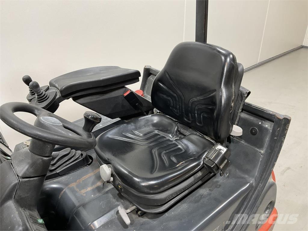 Linde E16C-02 Elektro Stapler