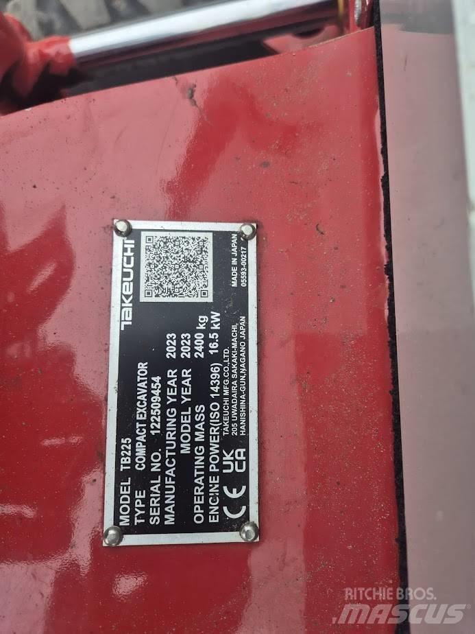 Takeuchi TB 225 Minibagger < 7t