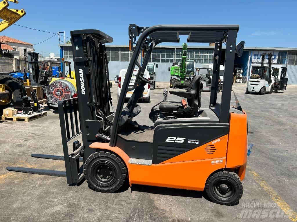 Doosan B 25 NS Elektro Stapler