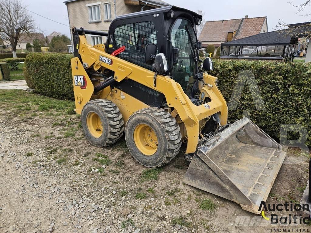 CAT 242 D 3 Kompaktlader