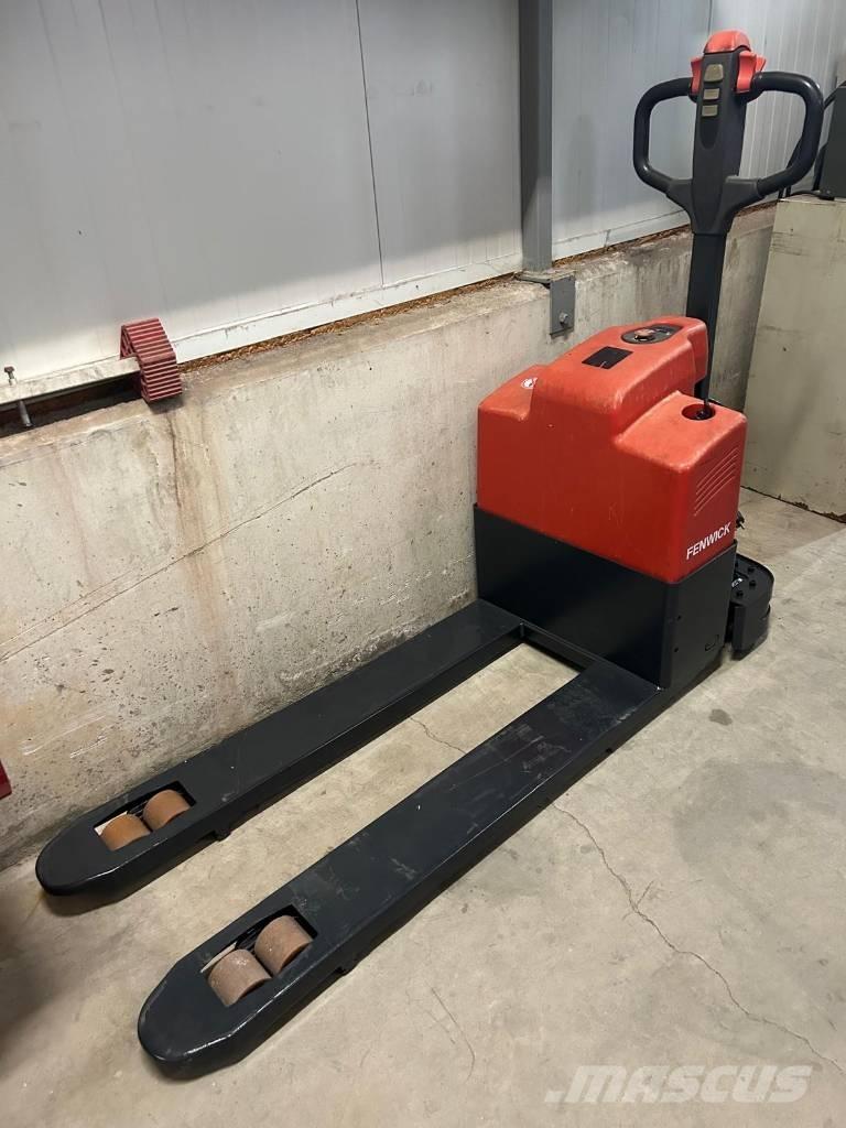Linde MT 15 Niedergabelstapler