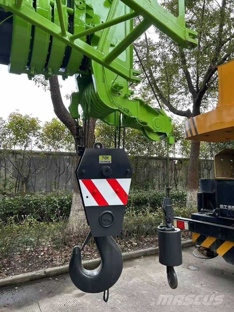 Zoomlion ZTC 700 V All-Terrain-Krane