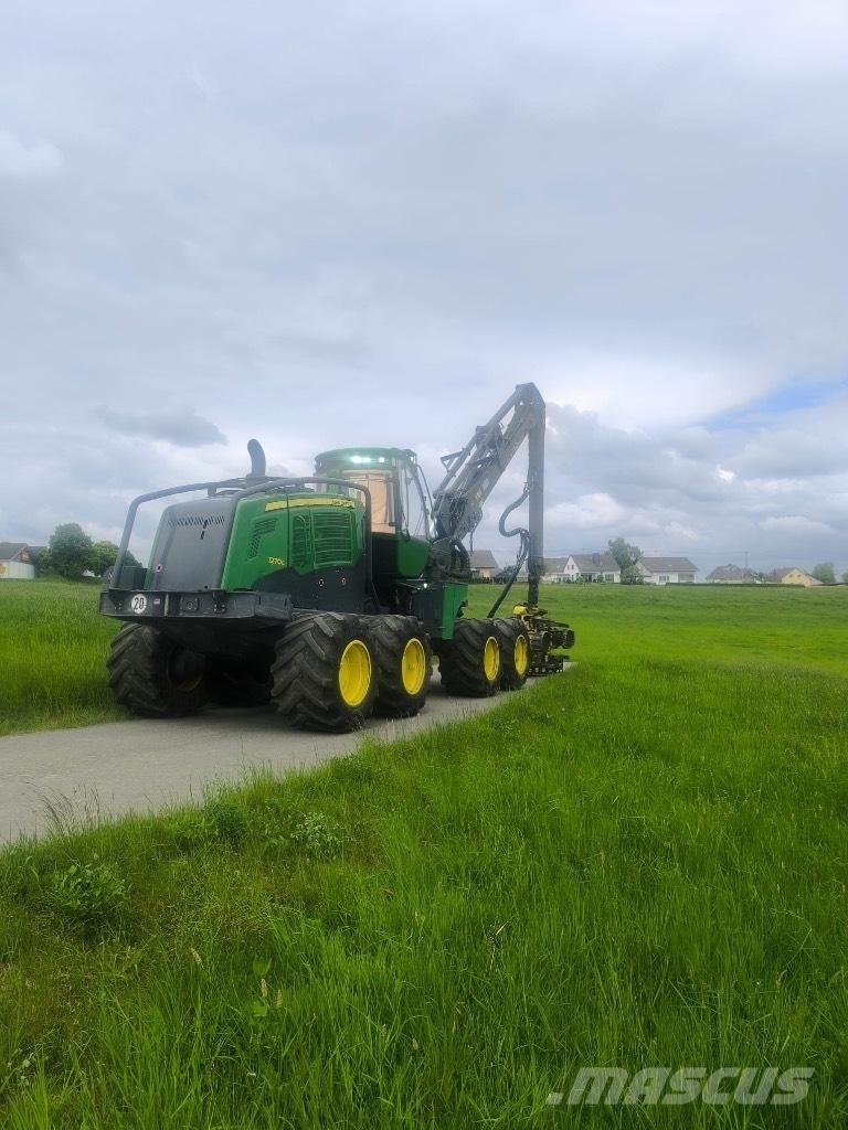 John Deere 1270G 8WD Harvester