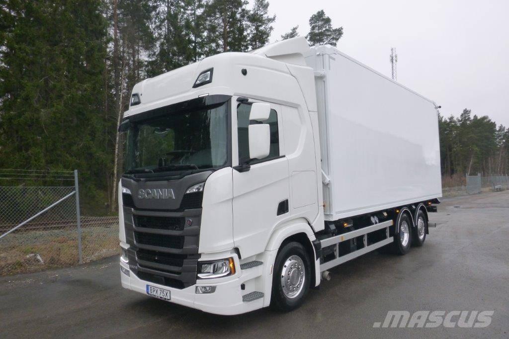 Scania R560 LB6x2*4 Holztransportanhänger