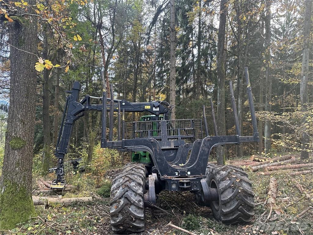 John Deere 1510G Forwarder