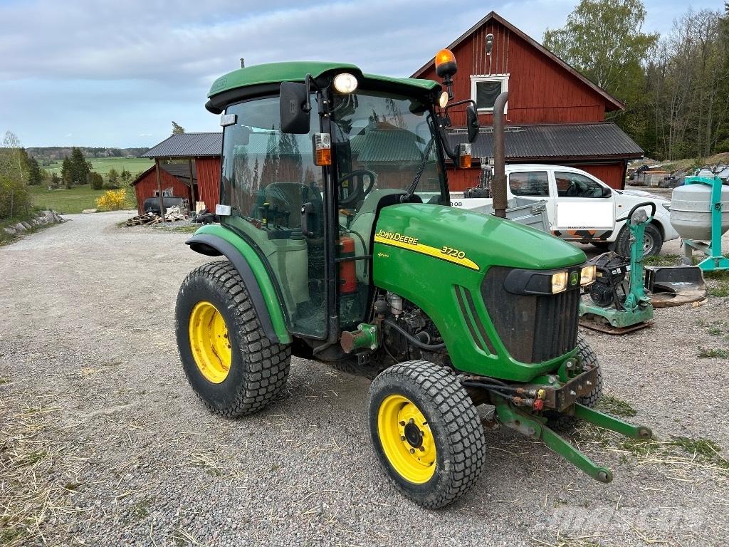 John Deere 3720 Traktoren