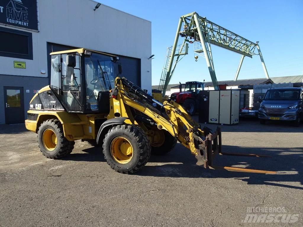 CAT 908 Radlader