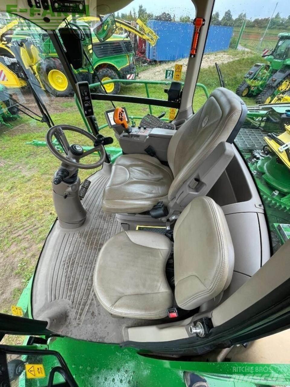 John Deere 8600 Selbstfahrende Häcksler