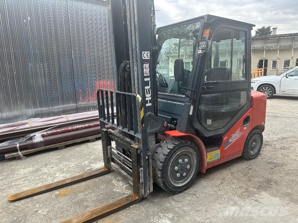 Heli CPCD 35 Diesel Stapler