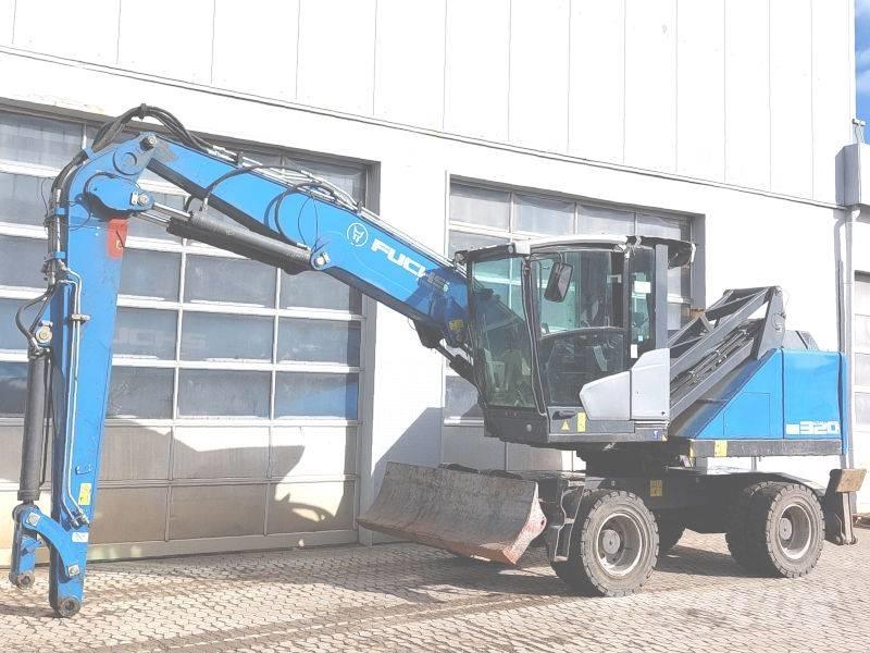 Fuchs MHL 320 F Materialumschlag