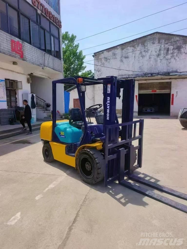 Komatsu FD 30 Diesel Stapler