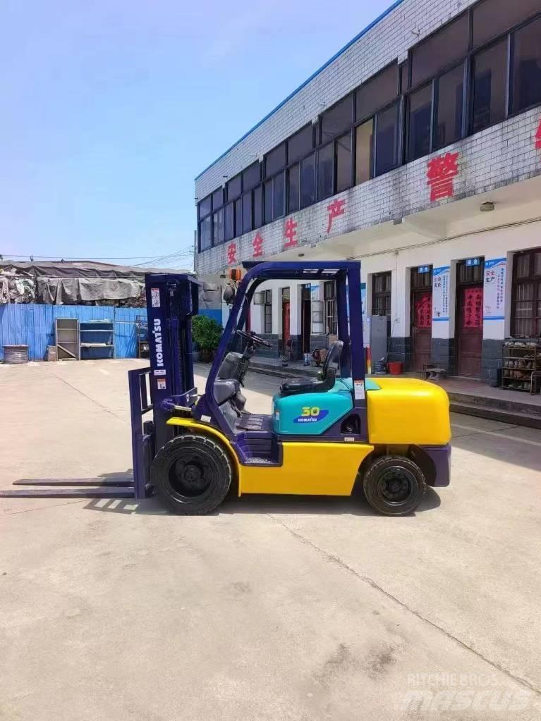 Komatsu FD 30 Diesel Stapler