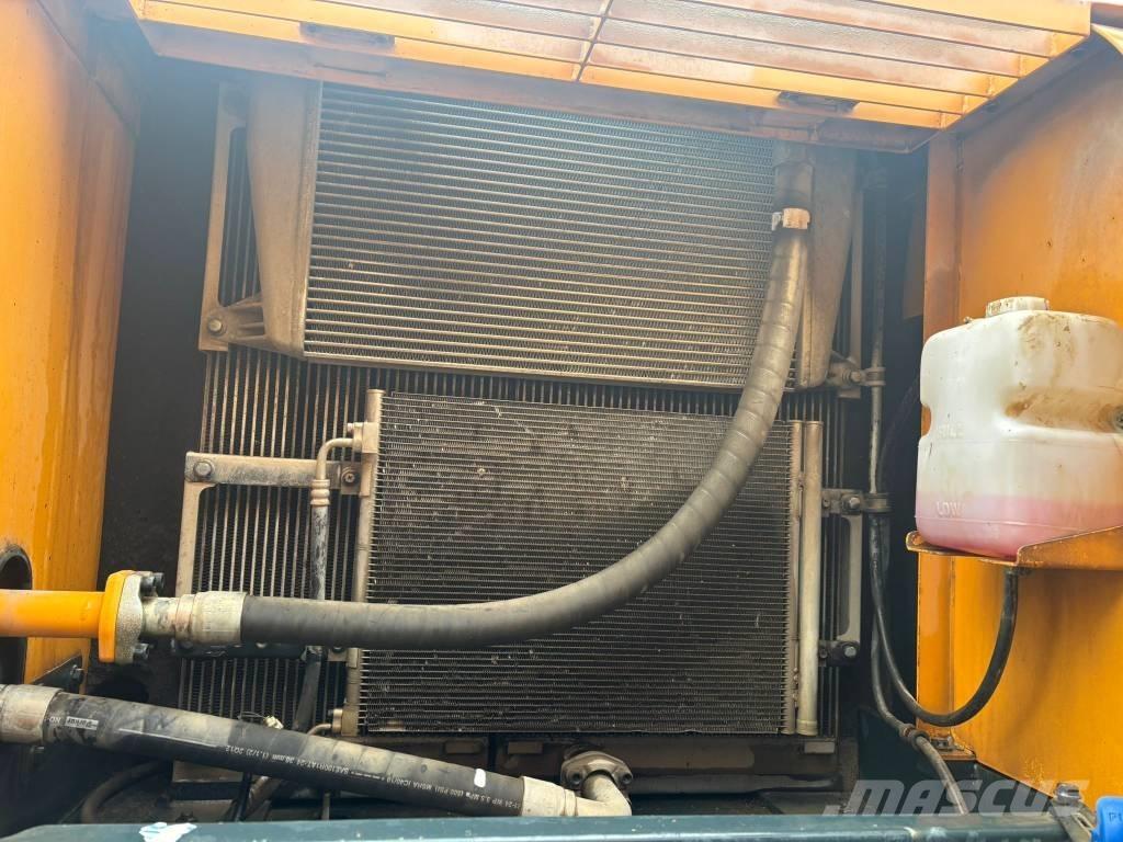 Hyundai 290LC-9 Raupenbagger