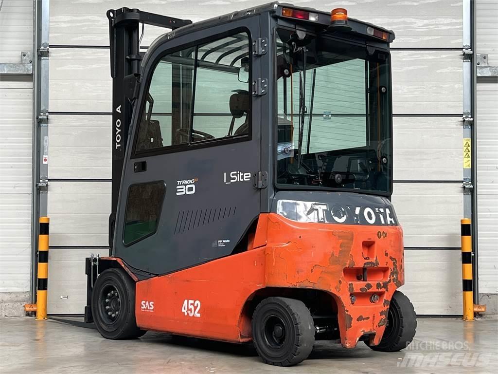 Toyota 8FBMT30 Elektro Stapler