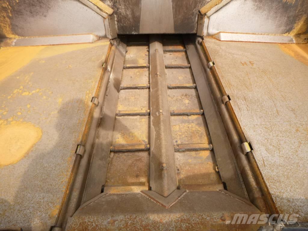 CAT BB730 Strassenfertiger