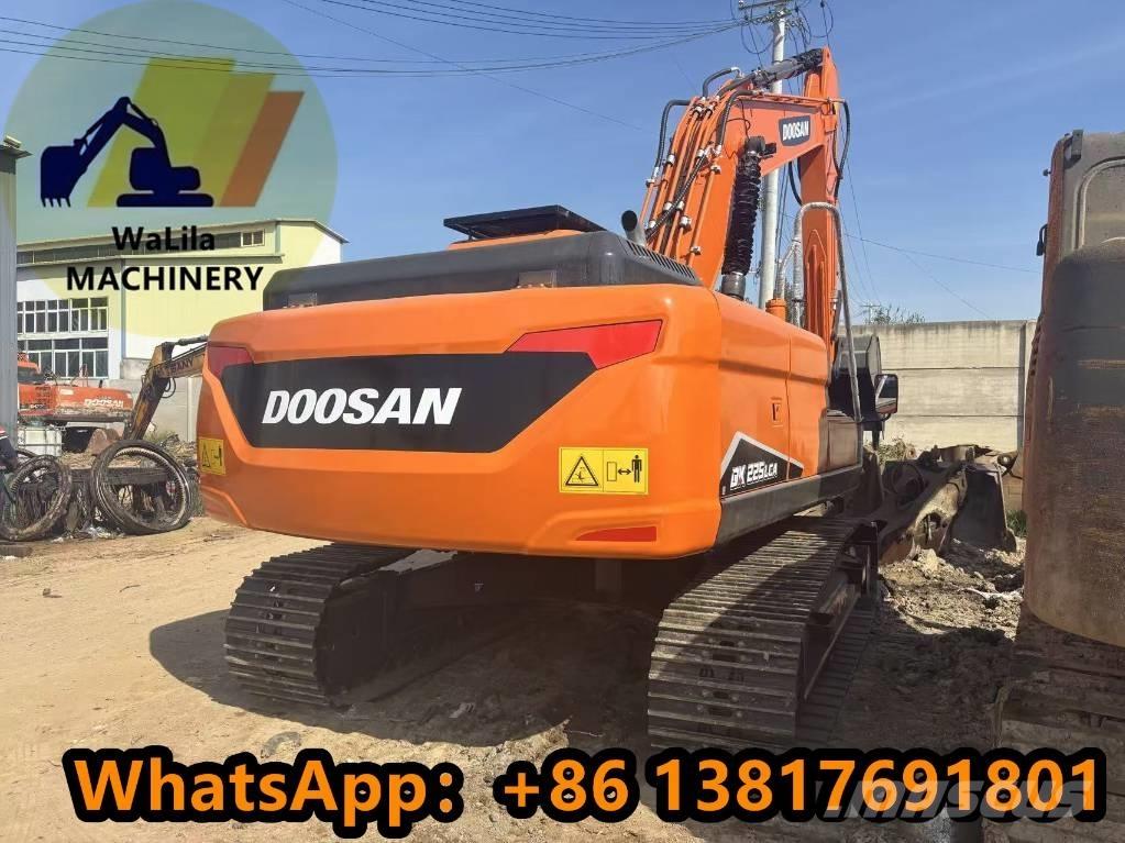 Doosan DX 225 LCA Raupenbagger