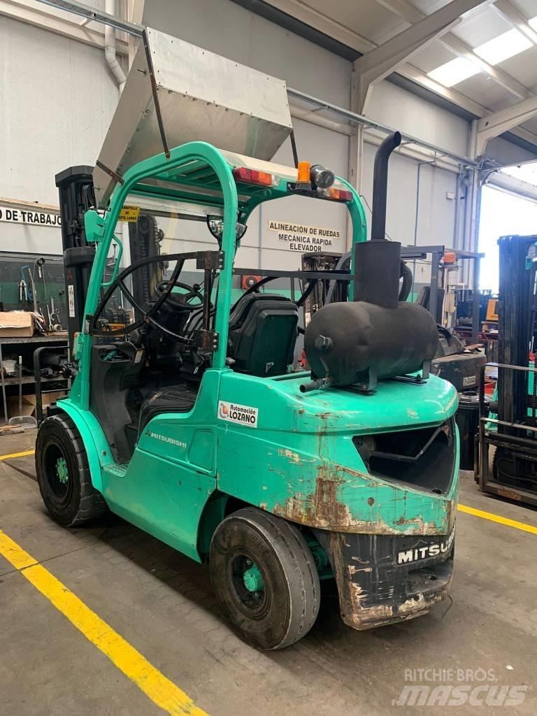 Mitsubishi FD35N Diesel Stapler
