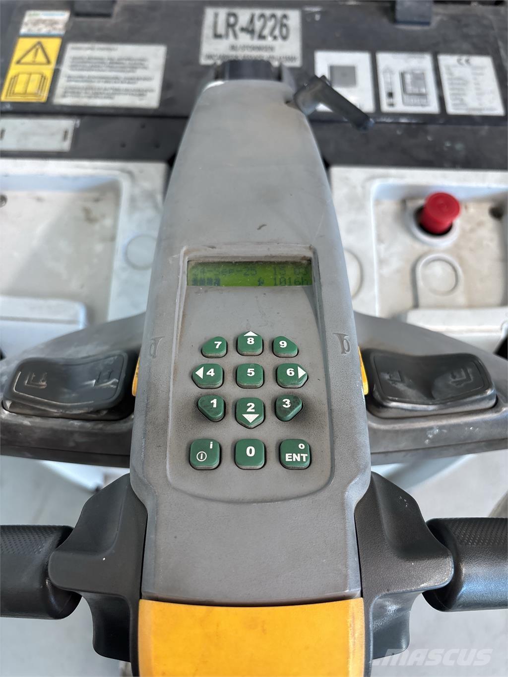 UniCarriers PDP200 Selbstfahrstapler